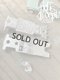 REDRUM 【DATSUN 620 "LOW DOWN CUSTOM " CHASSIS (CUSTOM PARTS)】(WHITE METAL)